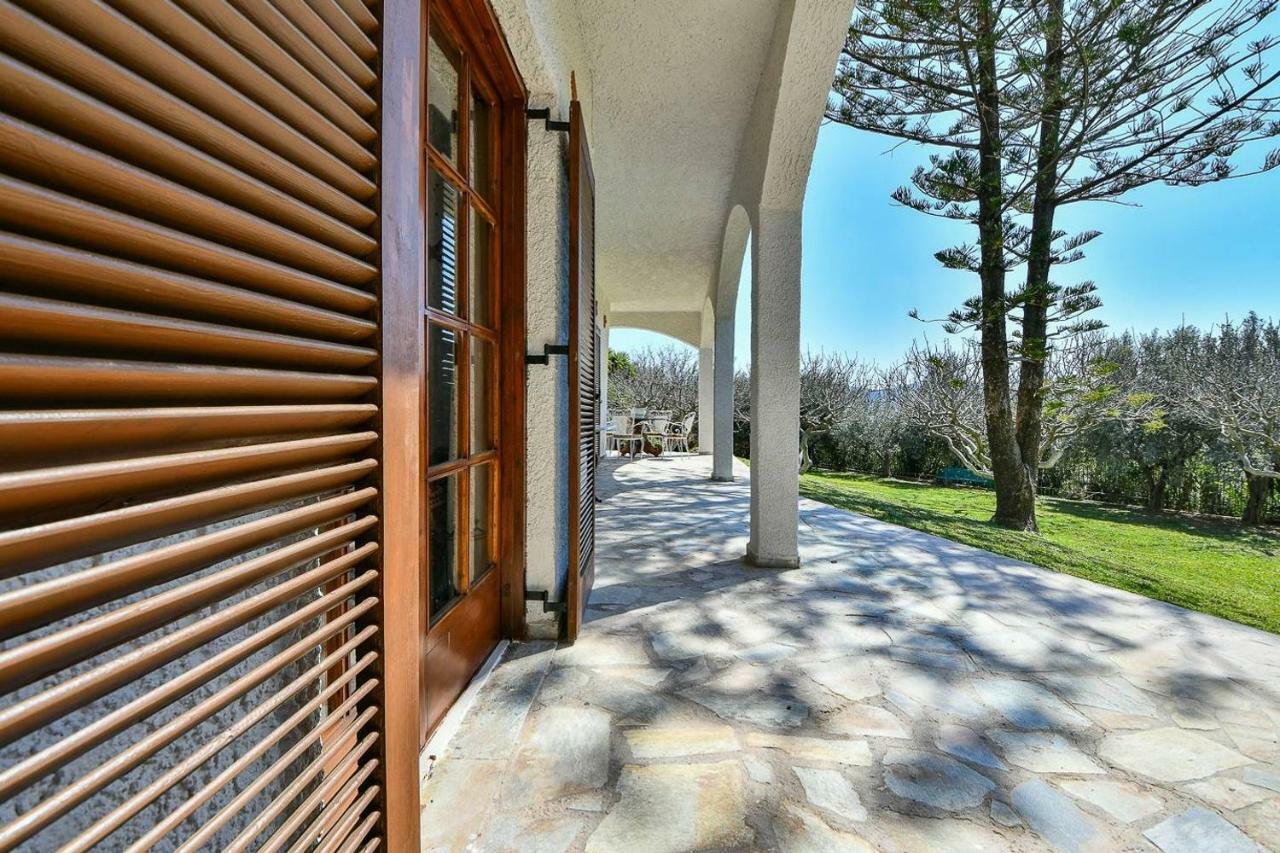 Light-Filled Home With Garden Near Beach Anavyssos Exterior foto